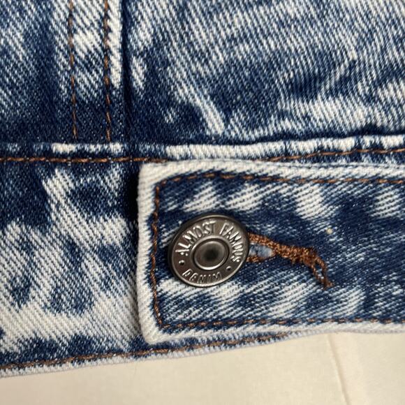 Almost Famous Jean Jacket Acid Washed Girls Just Wanna Have Fun Punk Baddie Vibe - Picture 9 of 14